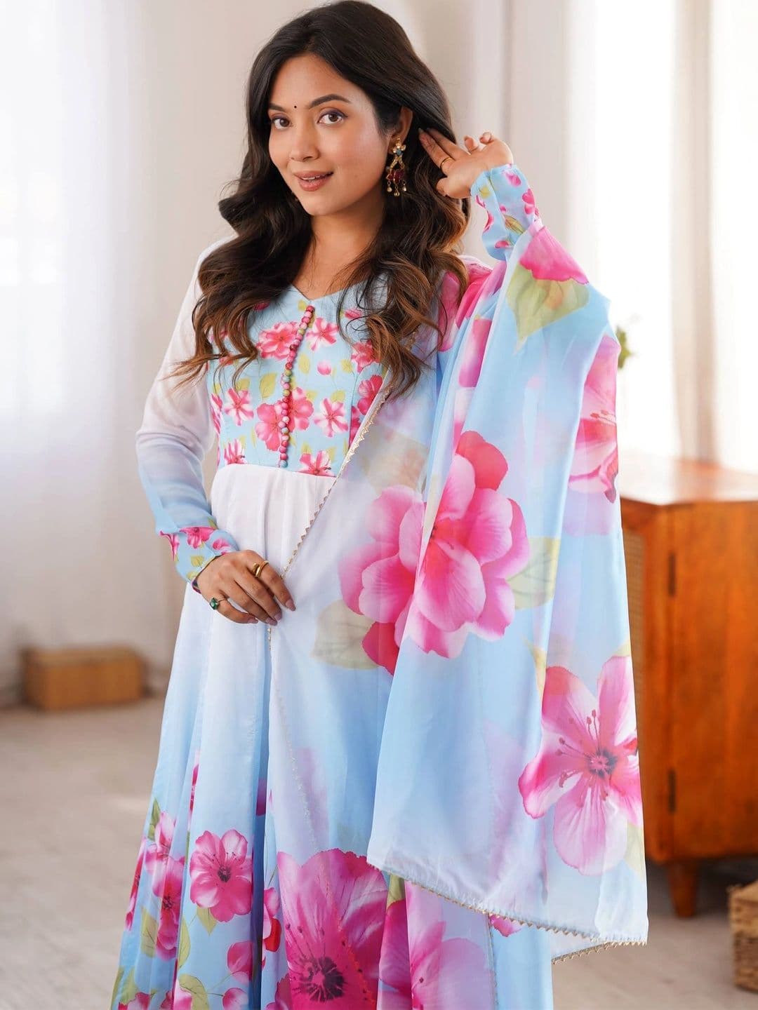 VASTRABELLA Women Floral Printed Empire Kurta with Palazzos & With Dupatta thumbnail 7