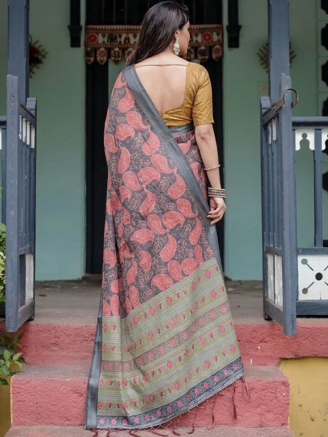 HOUSE OF PRANSHI Paisley Linen Blend Jamdani Saree thumbnail 5