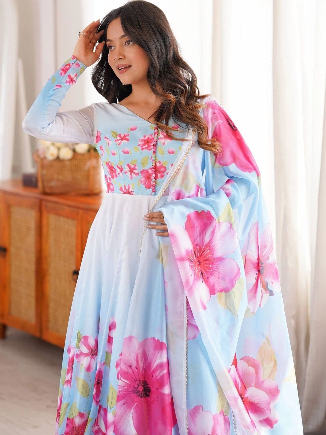 VASTRABELLA Women Floral Printed Empire Kurta with Palazzos & With Dupatta thumbnail 5