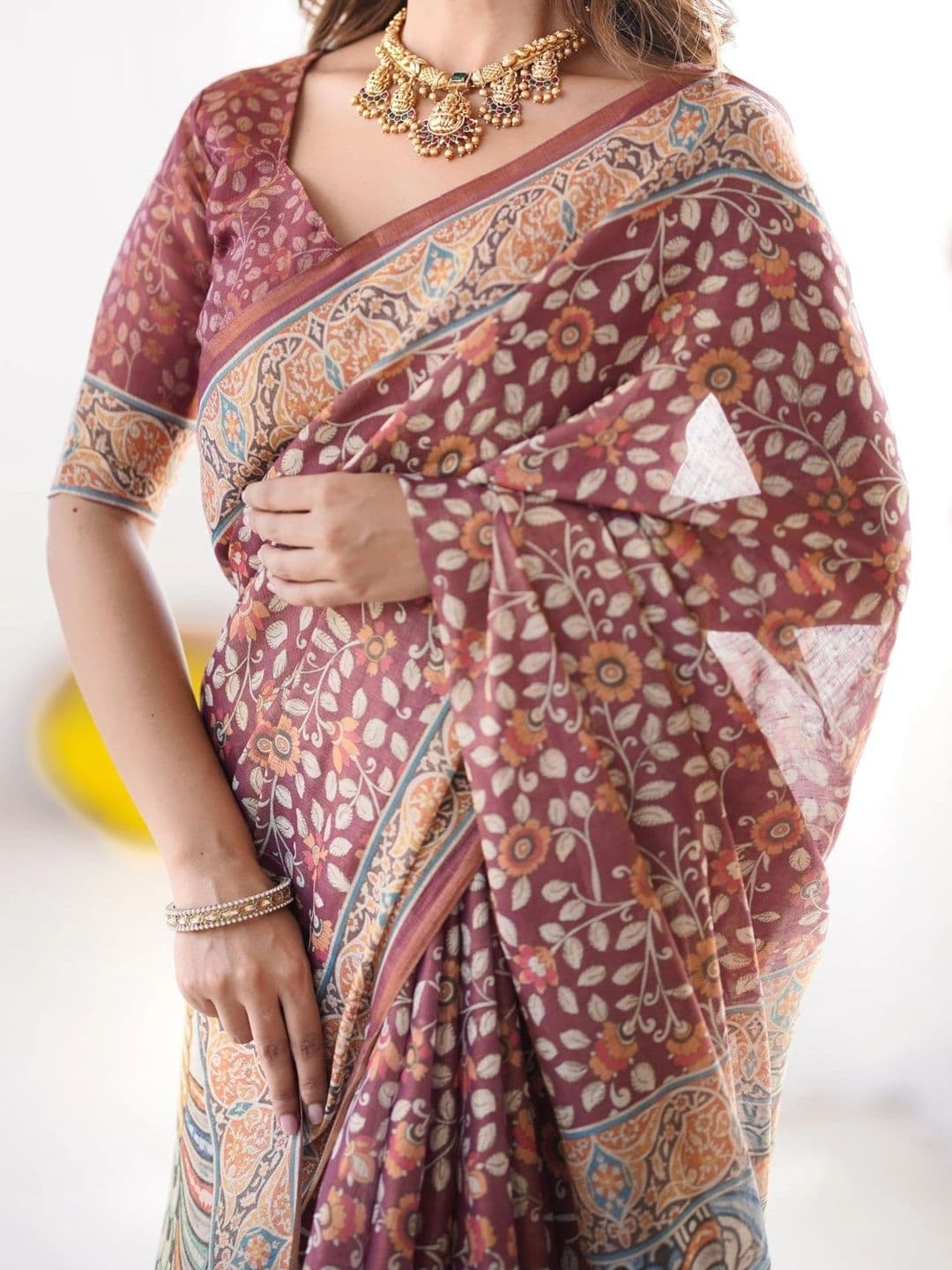 HOUSE OF PRANSHI Kalamkari Linen Blend Jamdani Saree thumbnail 2