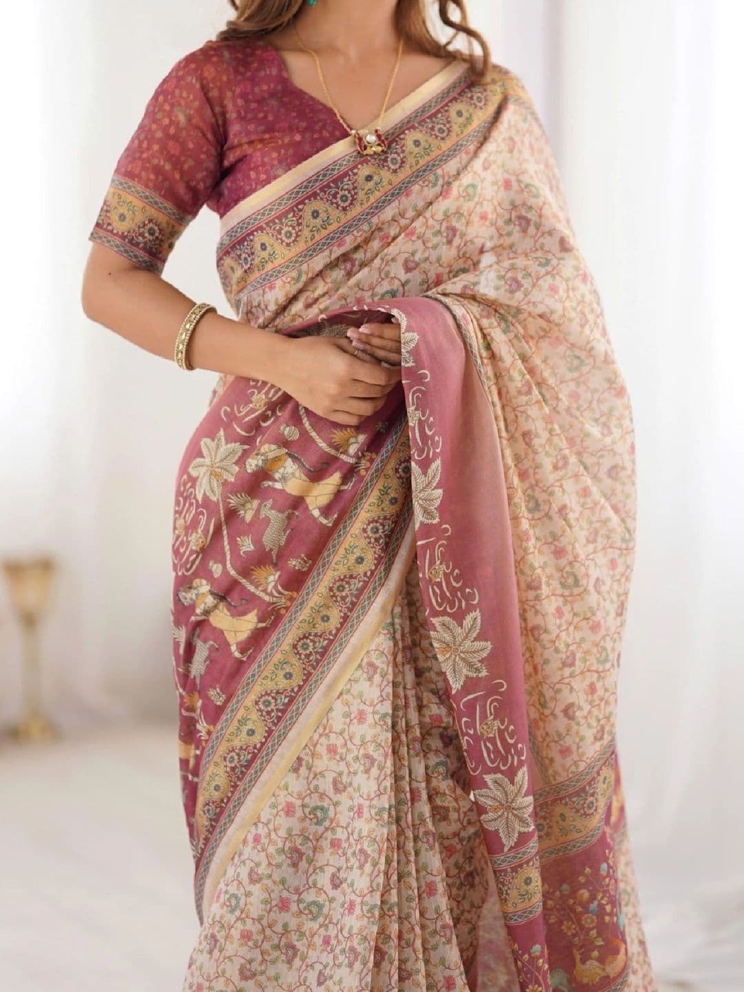 HOUSE OF PRANSHI Floral Linen Blend Jamdani Saree thumbnail 2