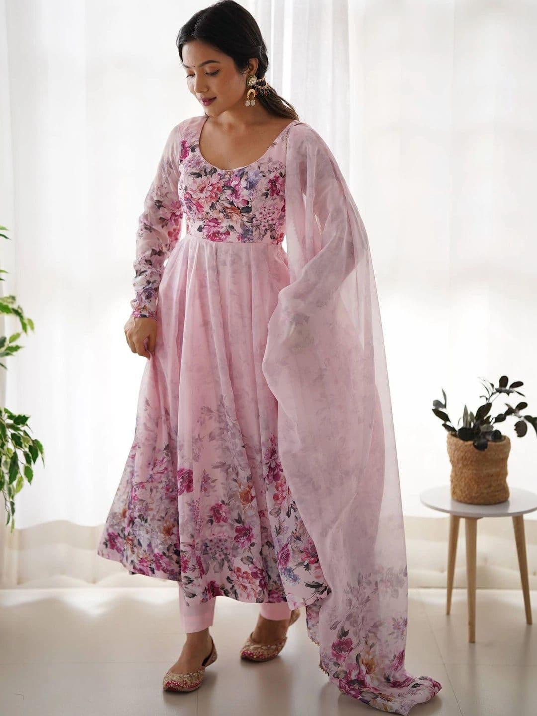 VASTRABELLA Women Floral Printed Empire Kurta with Trousers & With Dupatta thumbnail 3