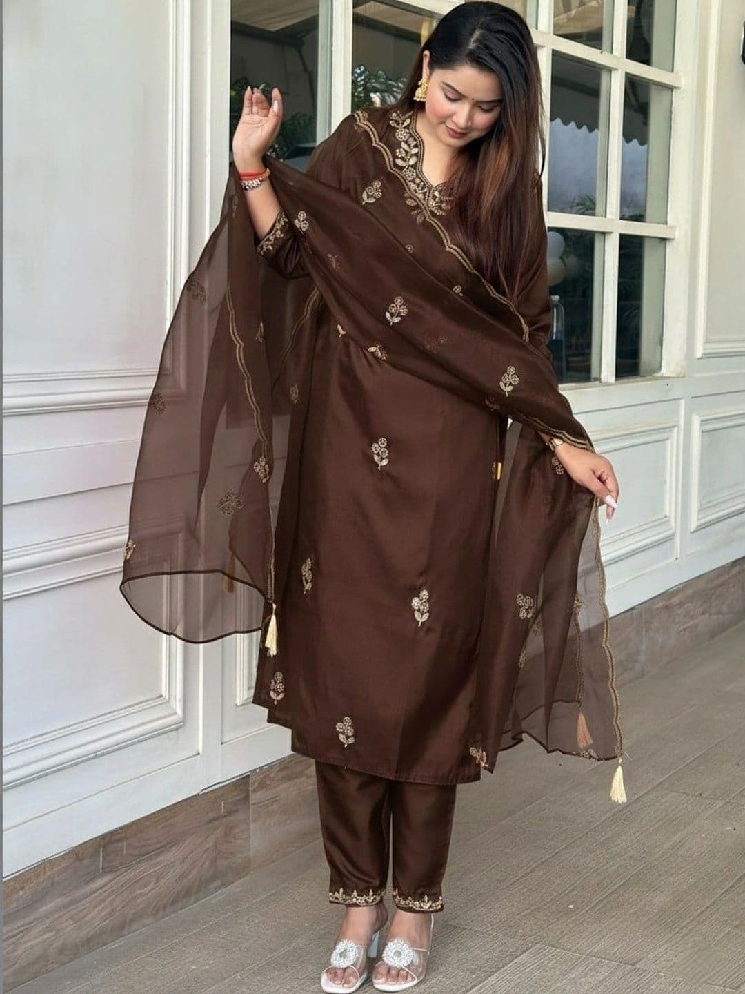 FIC FUSION CULTURE Women Ethnic Motifs Embroidered Regular Thread Work Kurta with Trousers & With Dupatta thumbnail 6
