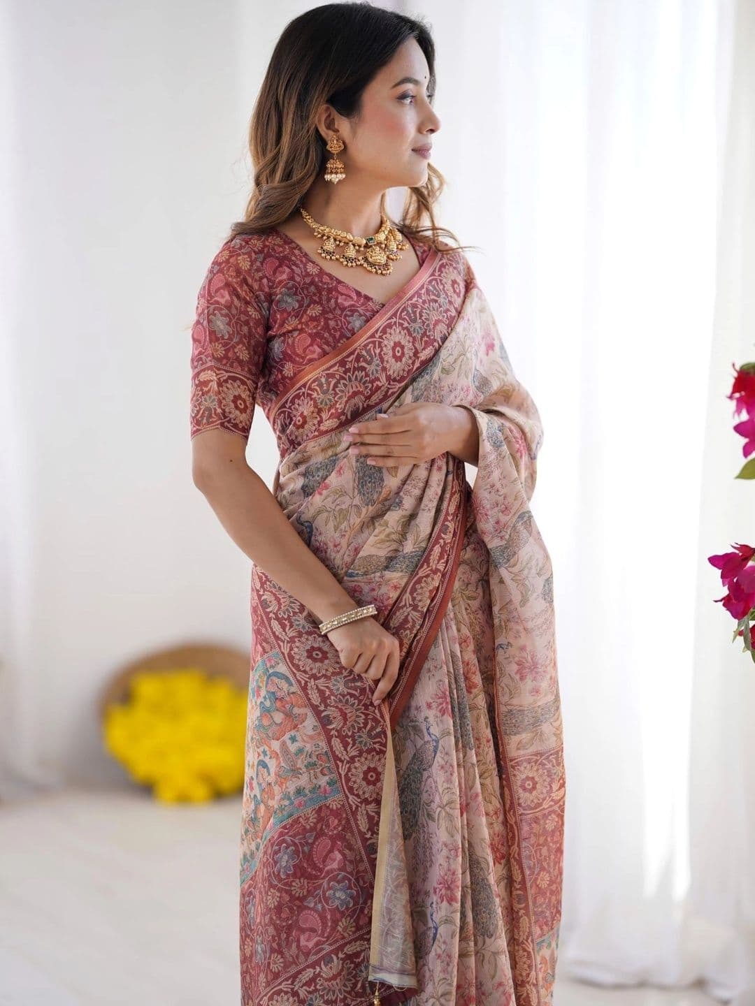 HOUSE OF PRANSHI Floral Linen Blend Jamdani Saree thumbnail 4
