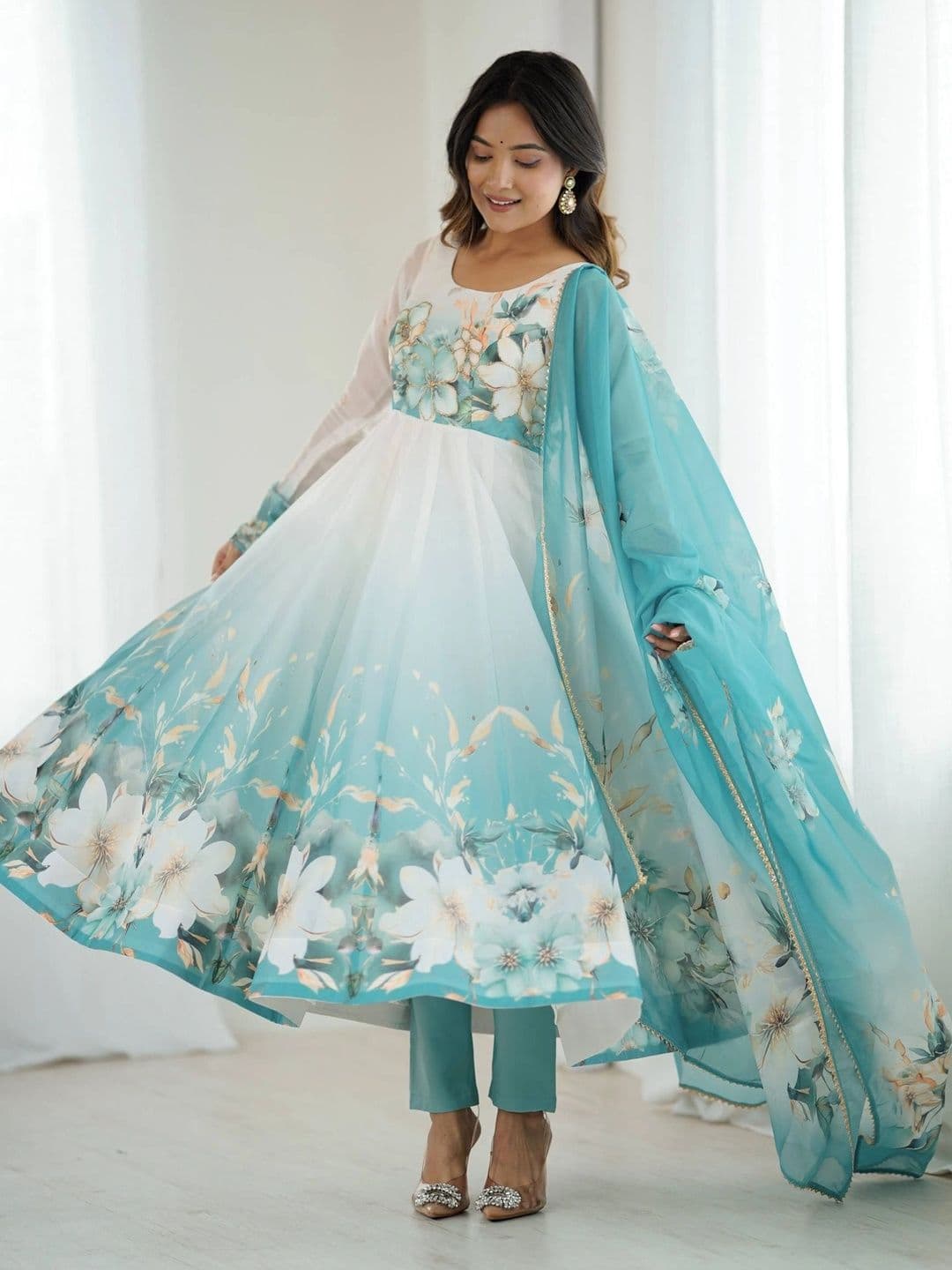 VASTRABELLA Women Floral Printed Empire Kurta with Trousers & With Dupatta thumbnail 2