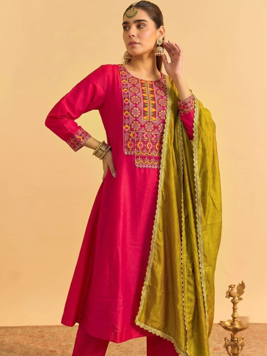 SMITSAREE Women Ethnic Motifs Embroidered Empire Thread Work Kurta with Trousers & With Dupatta thumbnail 6