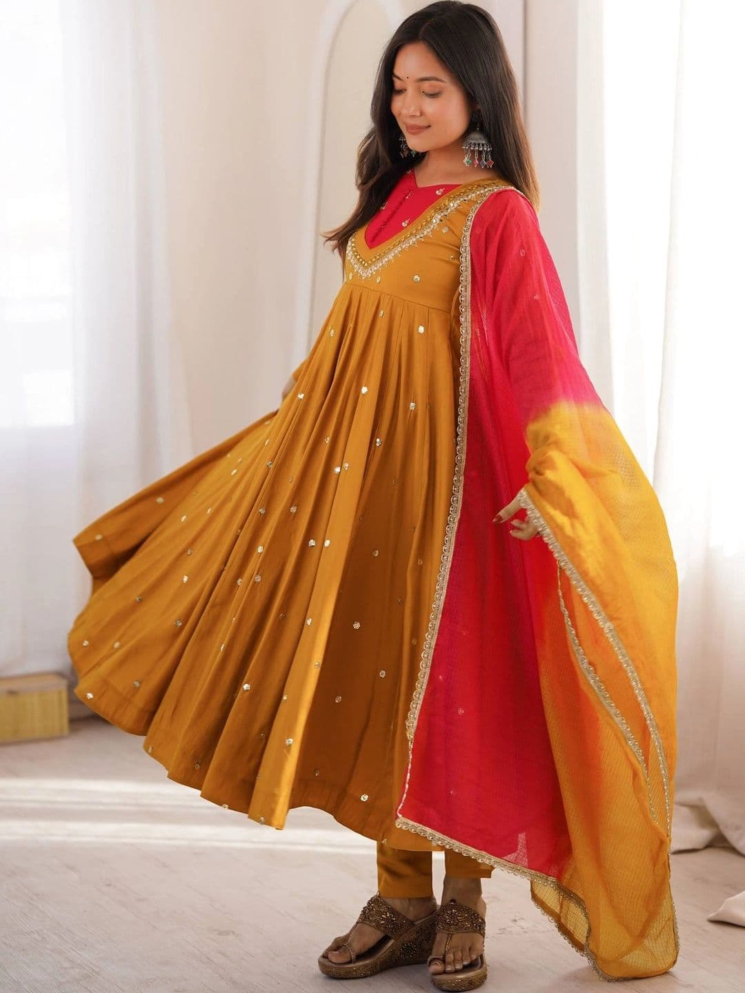 VASTRABELLA Women Empire Sequinned Kurta with Trousers & With Dupatta thumbnail 7