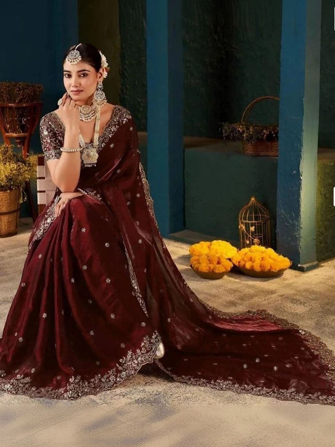kantuba Floral Embroidered Art Silk Heavy Work Saree thumbnail 2
