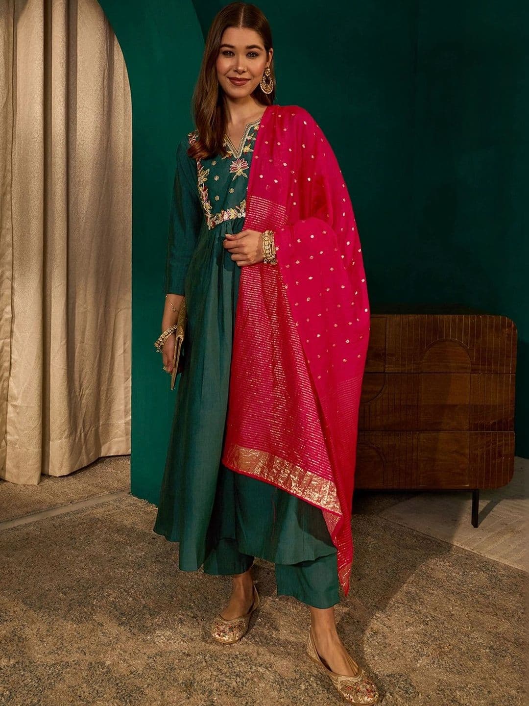 SMITSAREE Women Ethnic Motifs Embroidered Empire Thread Work Kurta with Trousers & With Dupatta thumbnail 6