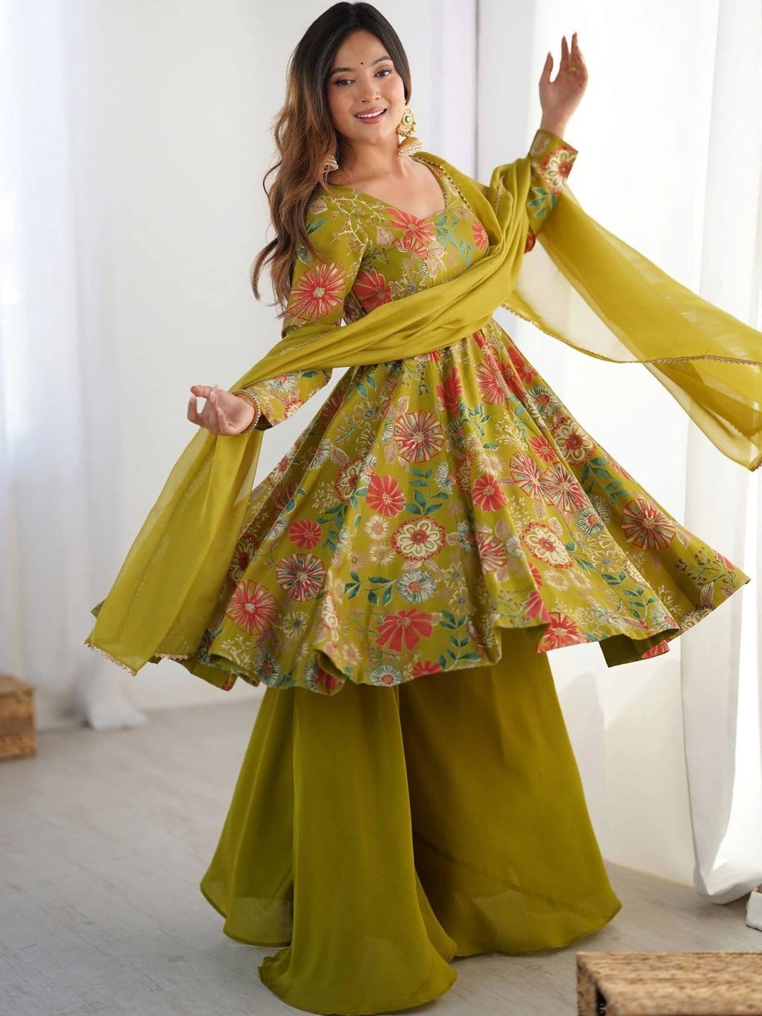 VASTRABELLA Women Floral Printed Empire Chanderi Silk Kurta with Sharara & With Dupatta thumbnail 4