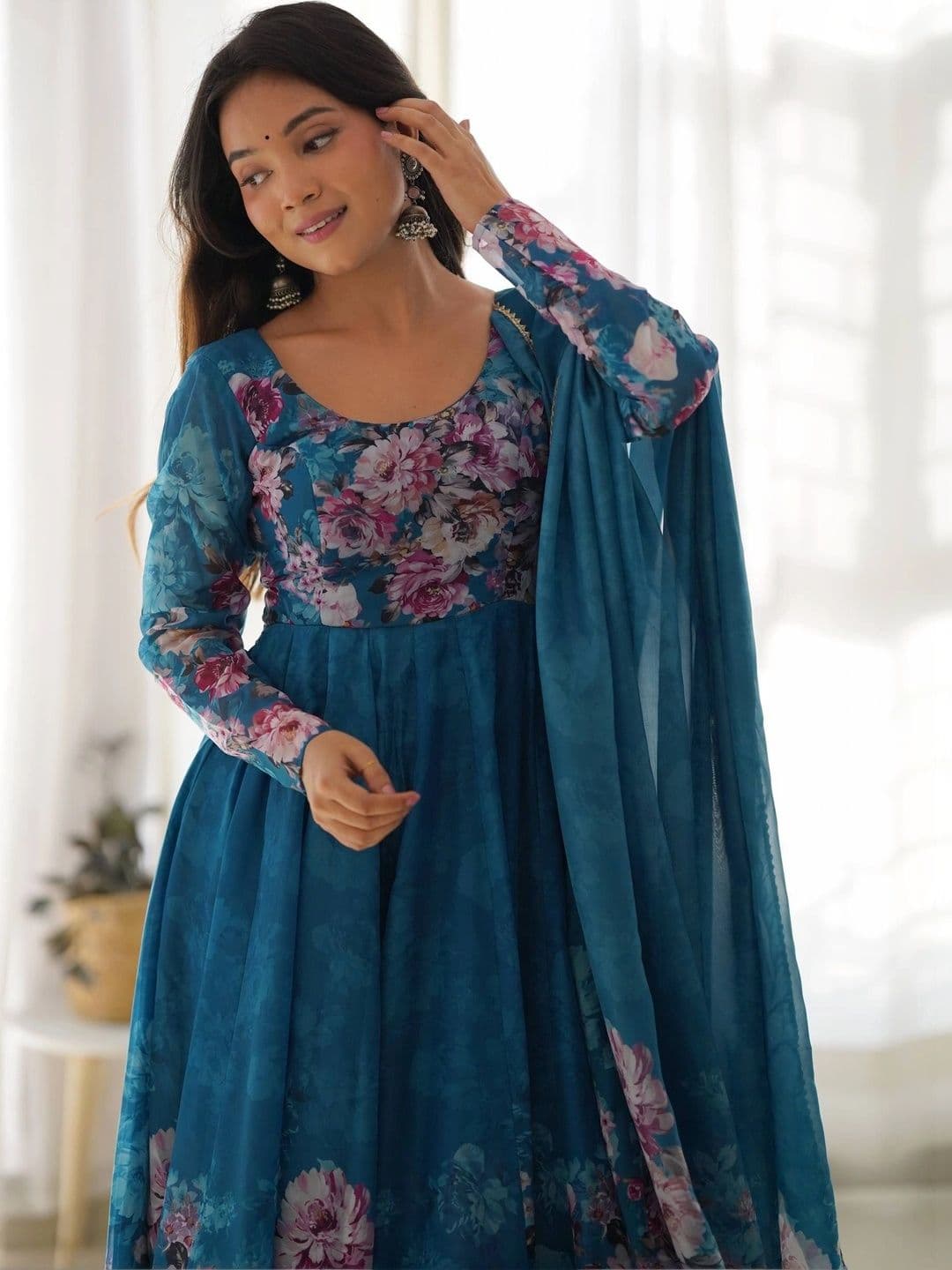 VASTRABELLA Women Floral Printed Empire Kurta with Trousers & With Dupatta thumbnail 3
