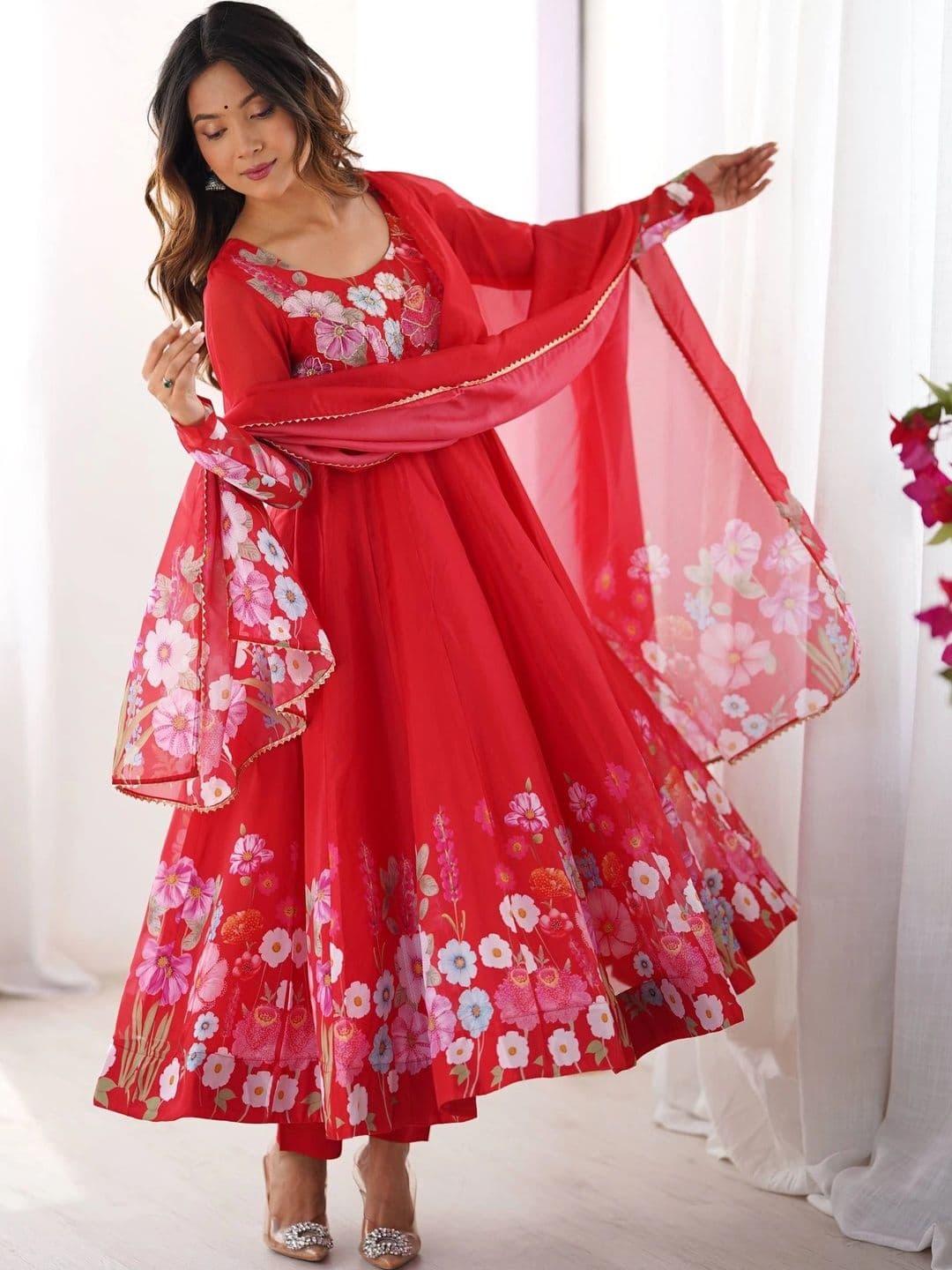 VASTRABELLA Women Floral Printed Regular Kurta with Trousers & With Dupatta thumbnail 6