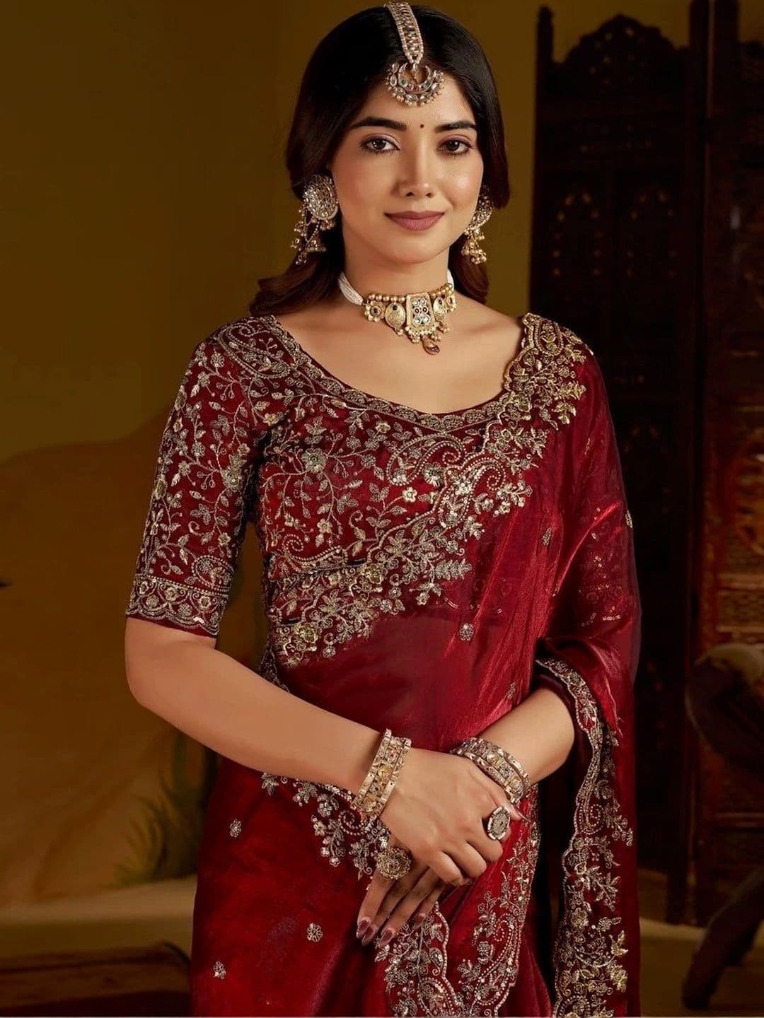 kantuba Floral Zari Satin Banarasi Saree thumbnail 4