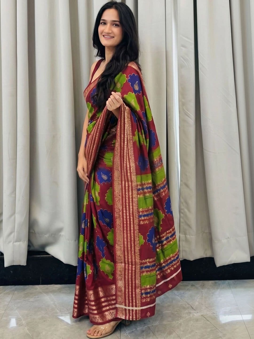 Owee Paisley Zari Silk Blend Designer Saree thumbnail 2