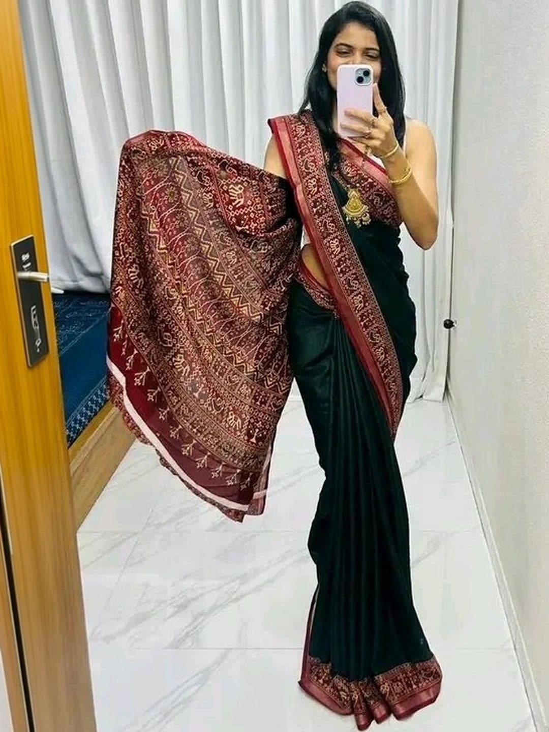 Owee Zari Silk Cotton Designer Maheshwari Saree thumbnail 3