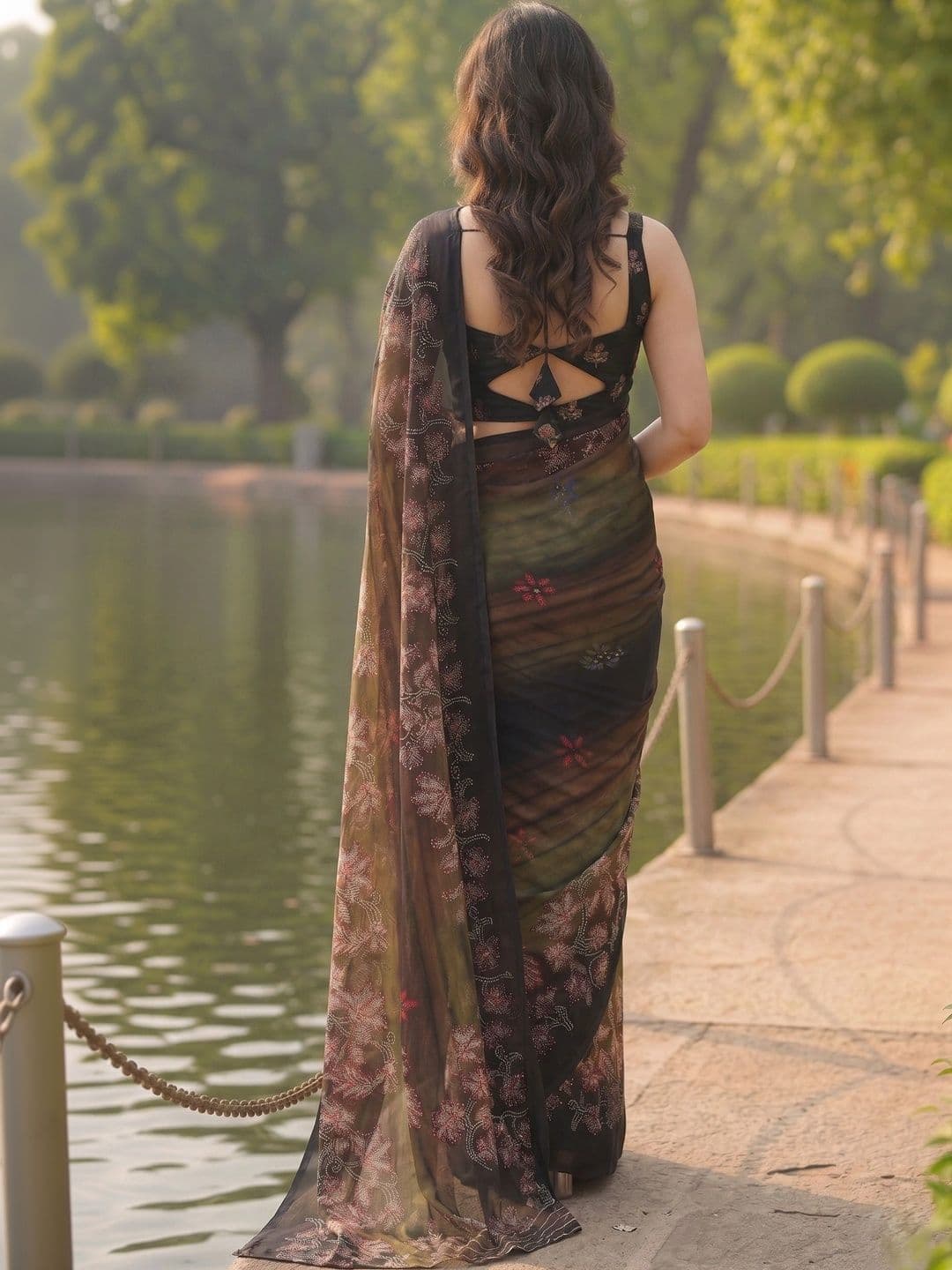 Owee Floral Embroidered Pure Chiffon Designer Saree thumbnail 5