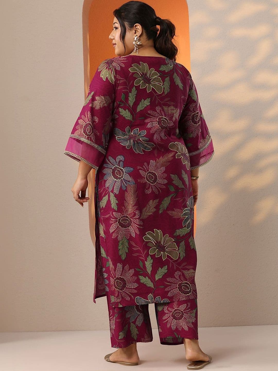 Extra Love By Libas Plus Size Floral Printed Regular Thread Work Kurta with Palazzos thumbnail 5