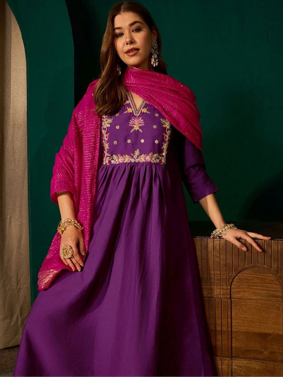 SMITSAREE Women Ethnic Motifs Embroidered Empire Thread Work Kurta with Palazzos & With Dupatta thumbnail 5