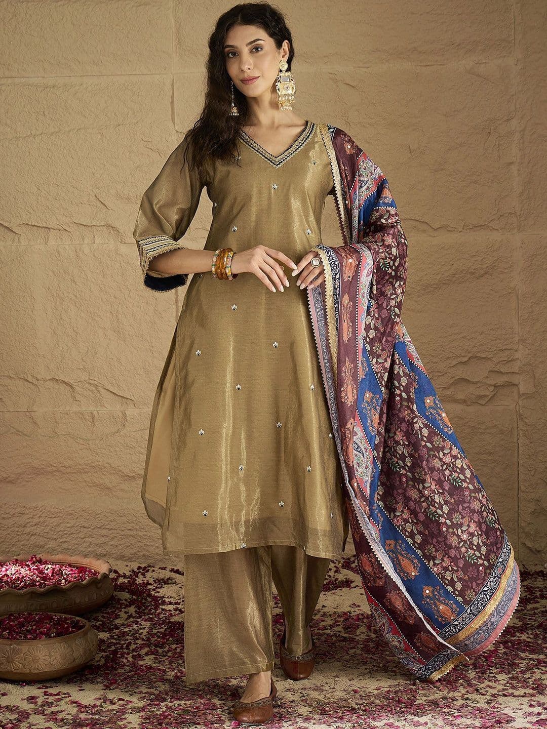 Varanga Women Floral Embroidered Kurta with Trousers & Dupatta thumbnail 3