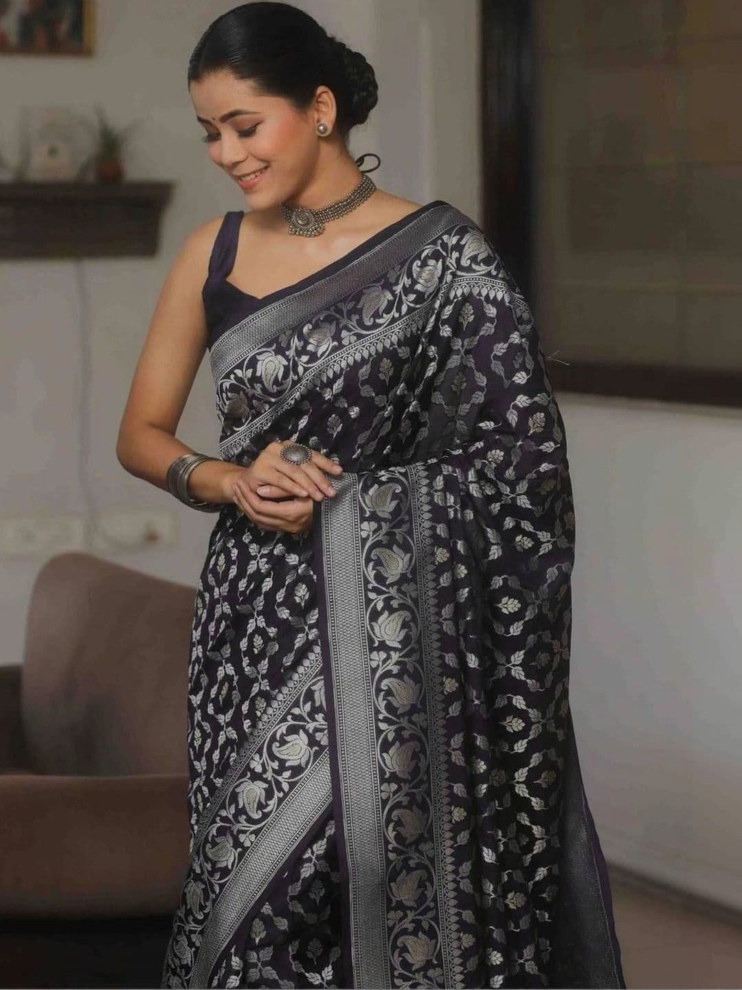 revika Floral Zari Art Silk Designer Kanjeevaram Saree thumbnail 4