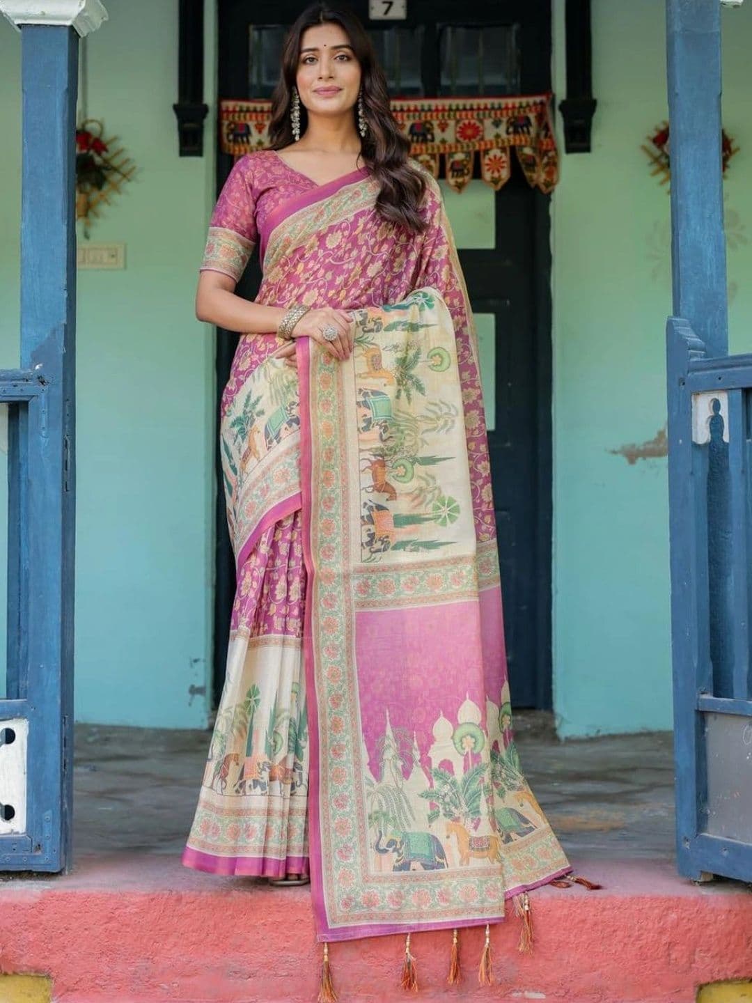HOUSE OF PRANSHI Floral Linen Blend Jamdani Saree - view 1