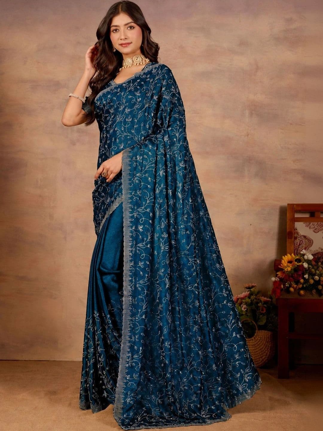 Looootnest Embroidered Pure Georgette Saree thumbnail 5