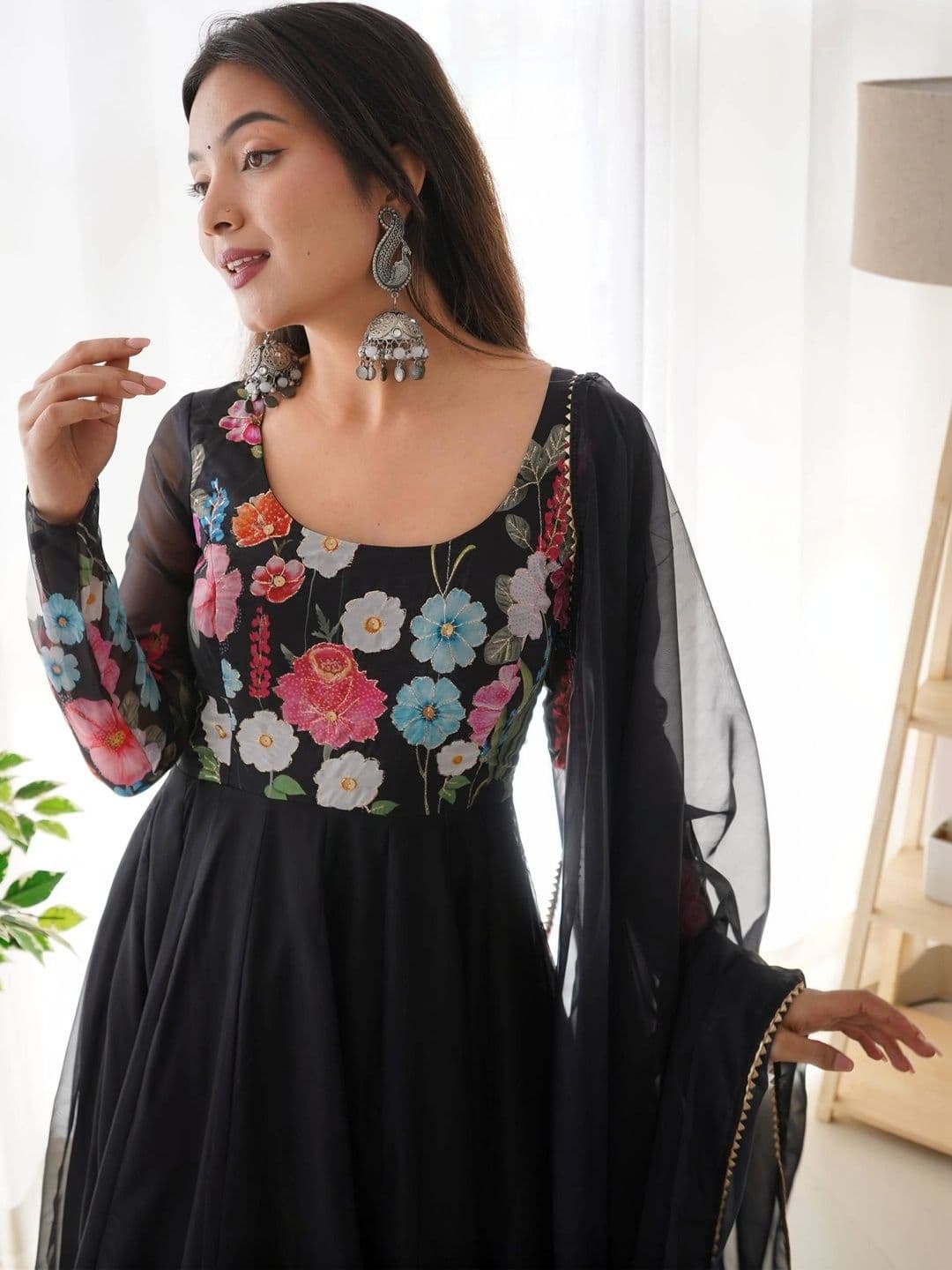 VASTRABELLA Women Floral Printed Regular Kurta with Trousers & With Dupatta thumbnail 6