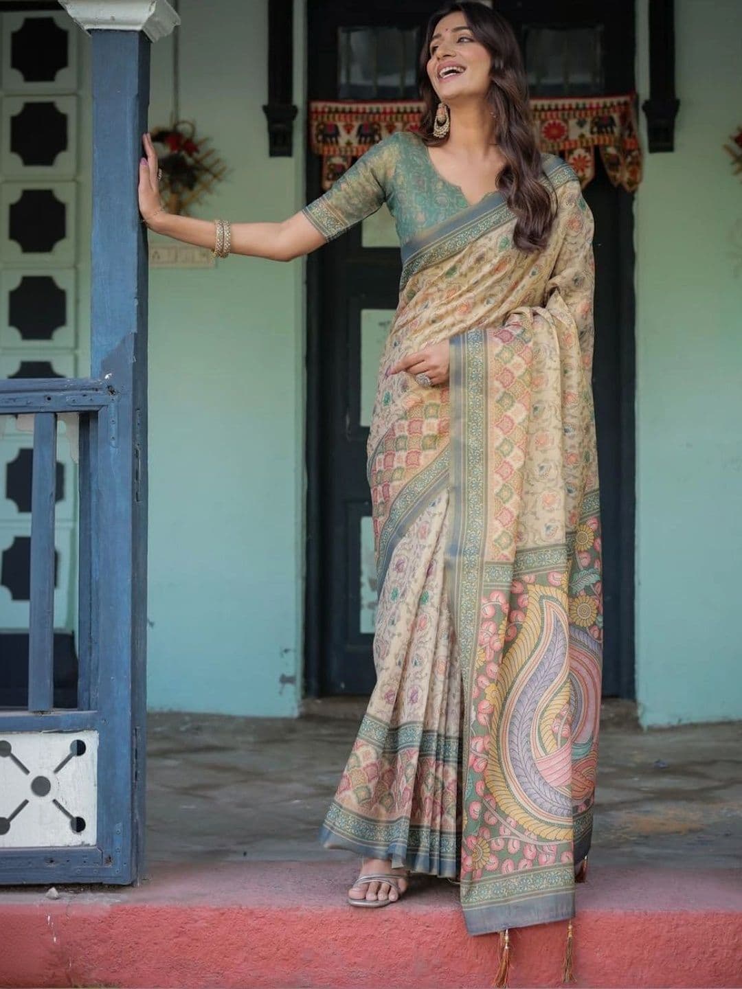 HOUSE OF PRANSHI Floral Linen Blend Jamdani Saree thumbnail 6