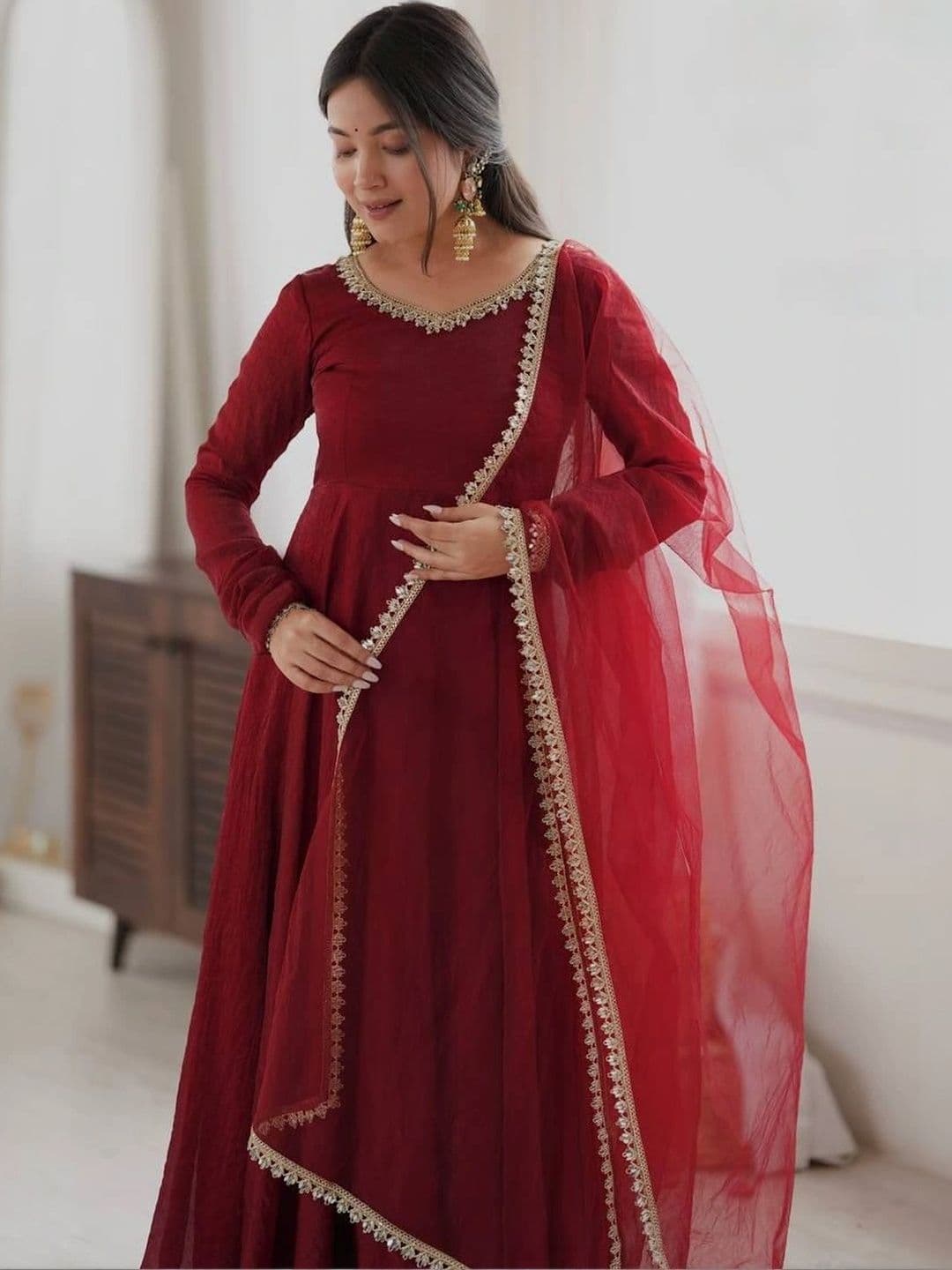 VASTRABELLA Women Empire Gotta Patti Pure Silk Kurta with Trousers & With Dupatta thumbnail 5