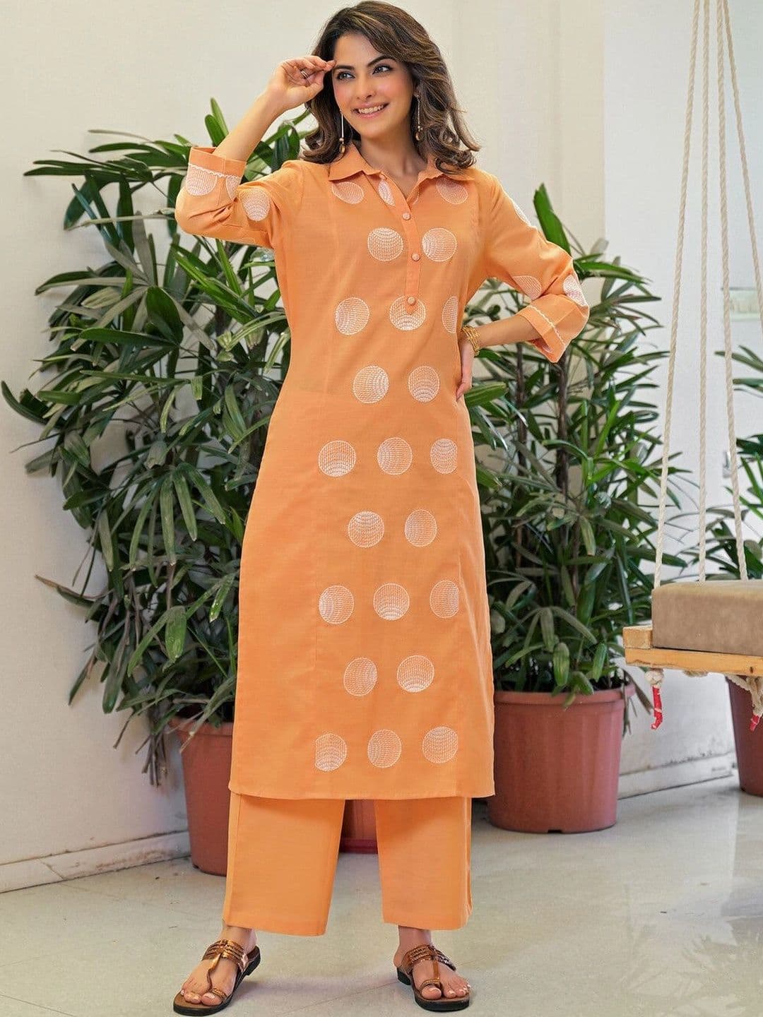 SKYLEE Women Printed Regular Kurta with Trousers thumbnail 3