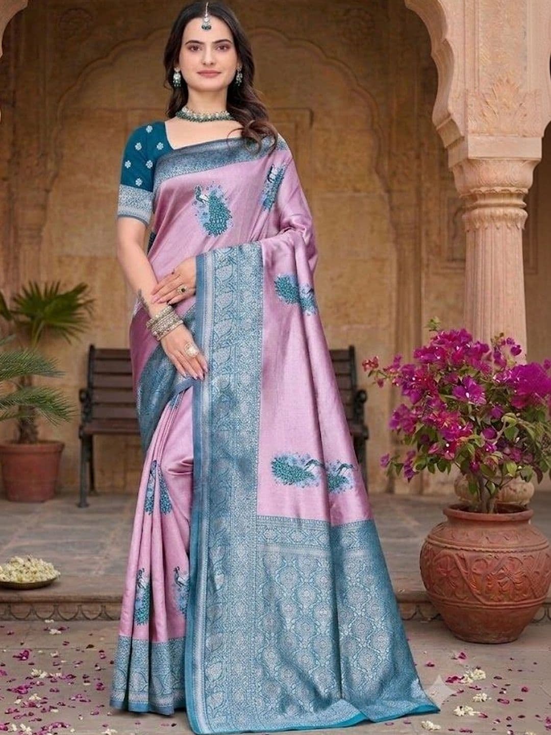 kantuba Floral Zari Art Silk Banarasi Saree thumbnail 5