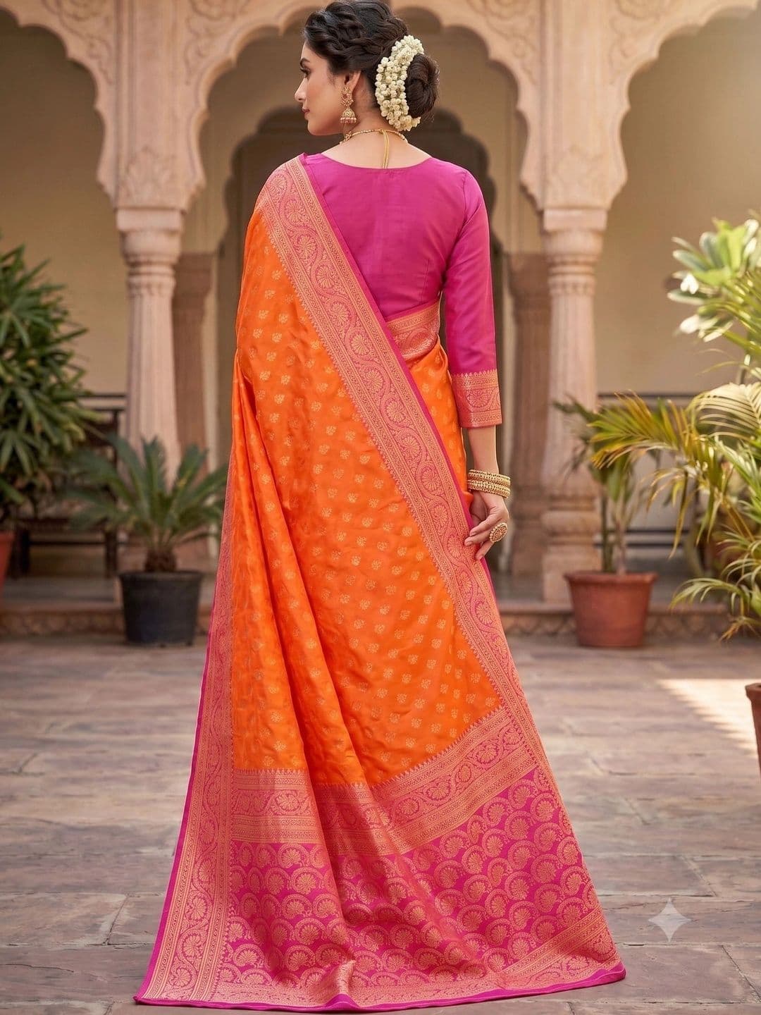 Milvia Woven Design Zari Silk Blend Designer Banarasi Saree thumbnail 4