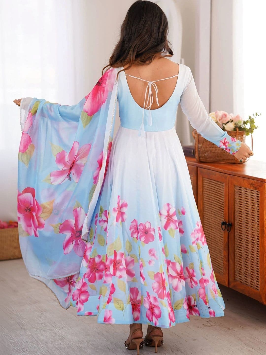 VASTRABELLA Women Floral Printed Empire Kurta with Palazzos & With Dupatta thumbnail 6