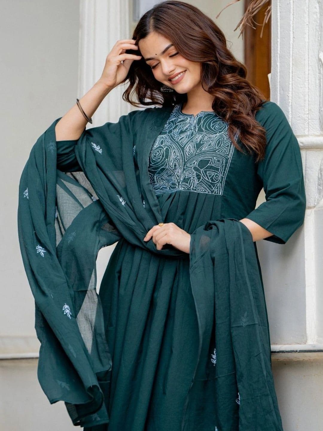 HERE&NOW Women Ethnic Motifs Embroidered Empire Thread Work Pure Cotton Kurta with Palazzos & With Dupatta thumbnail 5