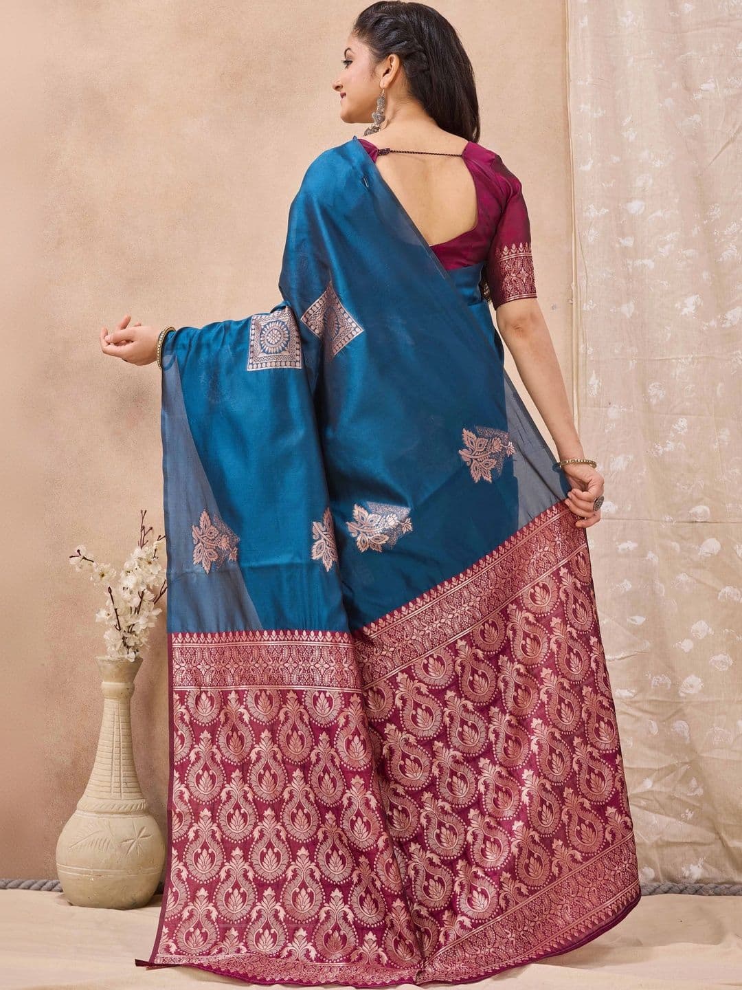 HERE&NOW Woven Design Zari Art Silk Saree thumbnail 5