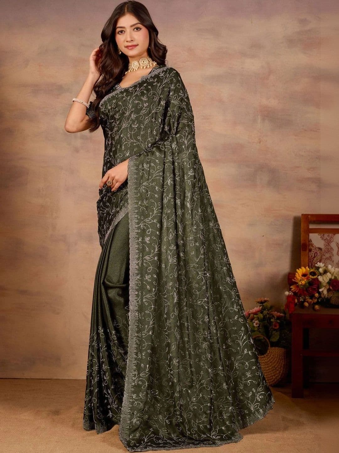 Looootnest Embroidered Pure Georgette Saree thumbnail 2