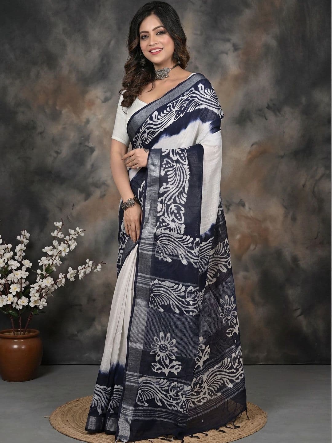 GitAsit Batik Sequinned Pure Cotton Handloom Taant Saree thumbnail 3