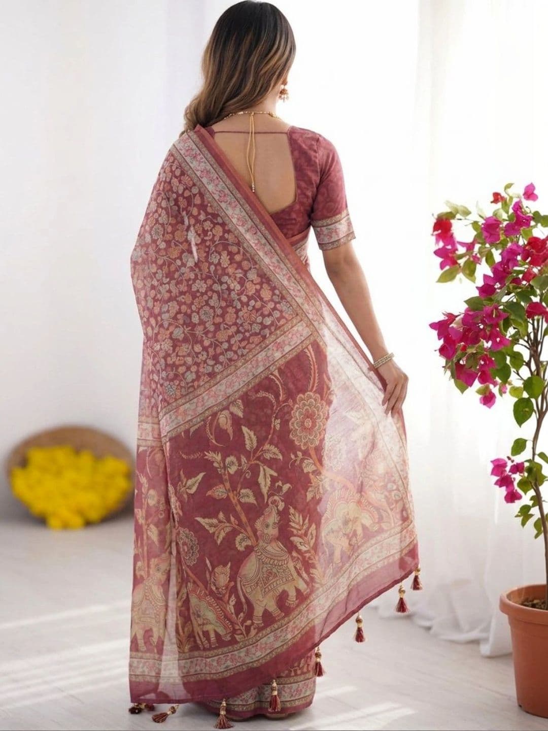 HOUSE OF PRANSHI Floral Linen Blend Jamdani Saree thumbnail 5