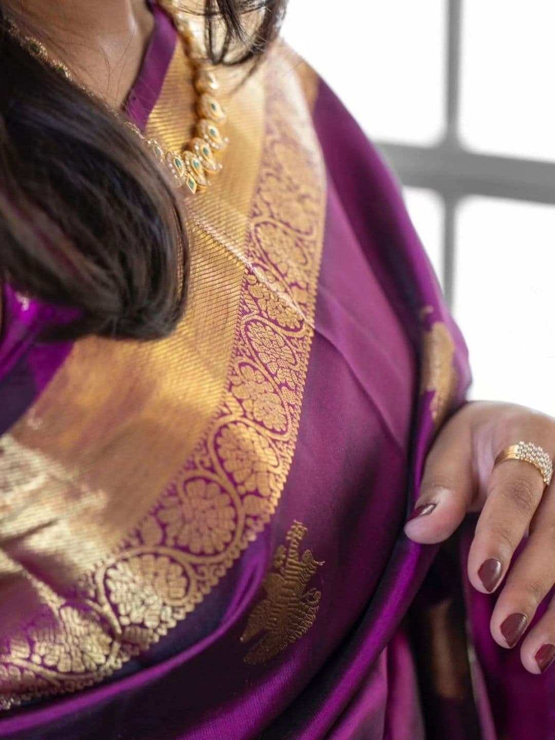 Tapasvi Clothing Zari Art Silk Banarasi Saree thumbnail 3