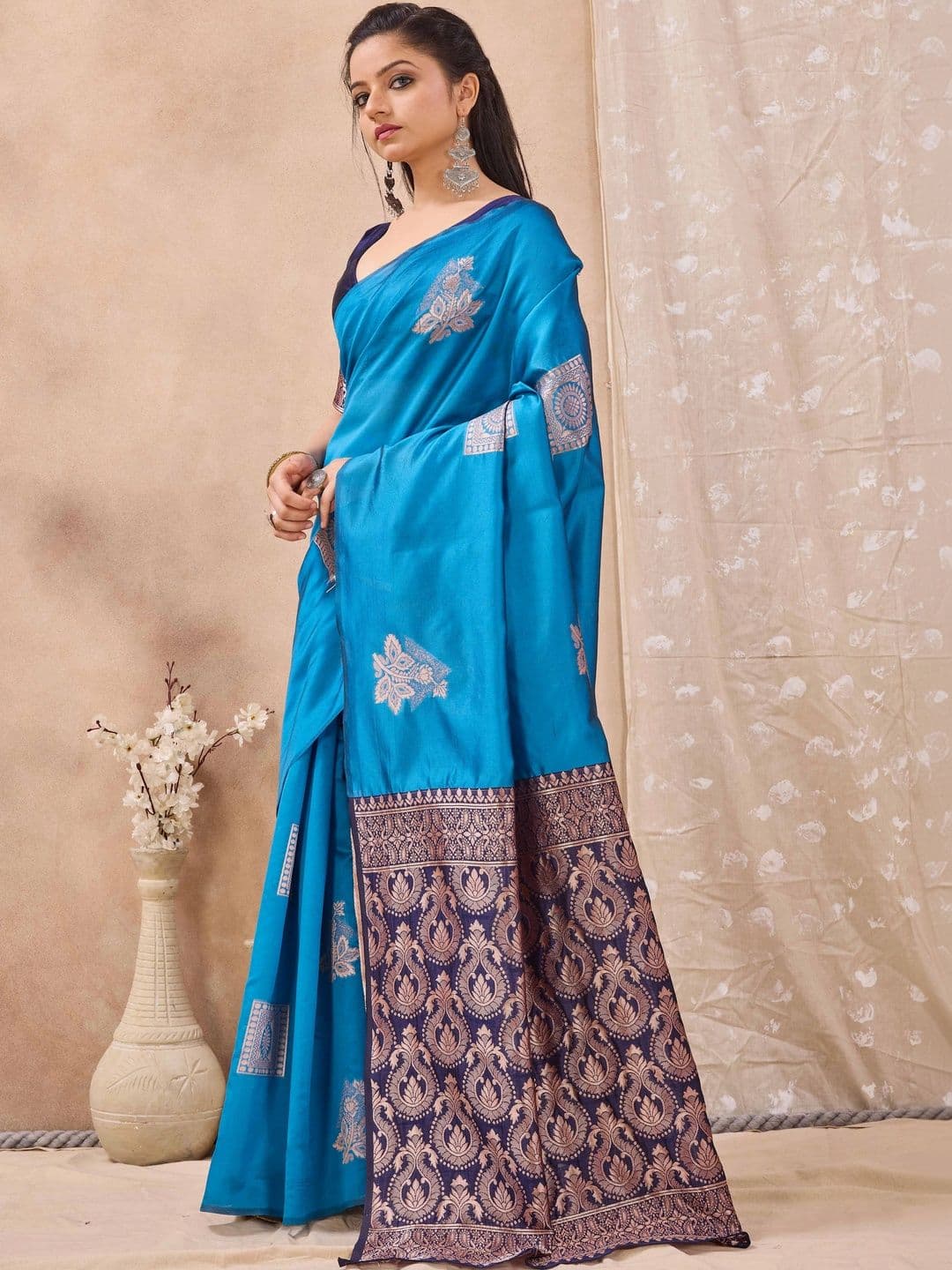 HERE&NOW Zari Art Silk Saree thumbnail 2