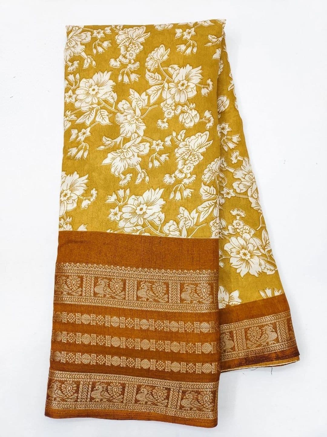 Owee Floral Zari Silk Blend Designer Saree thumbnail 3
