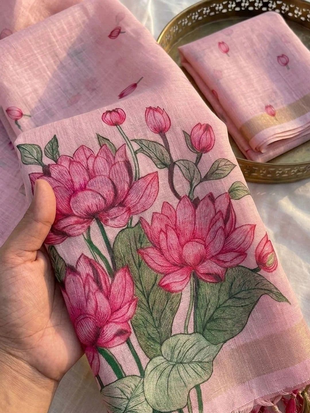 NEPYUN COLLECTION Floral Pure Linen Handloom Saree thumbnail 4
