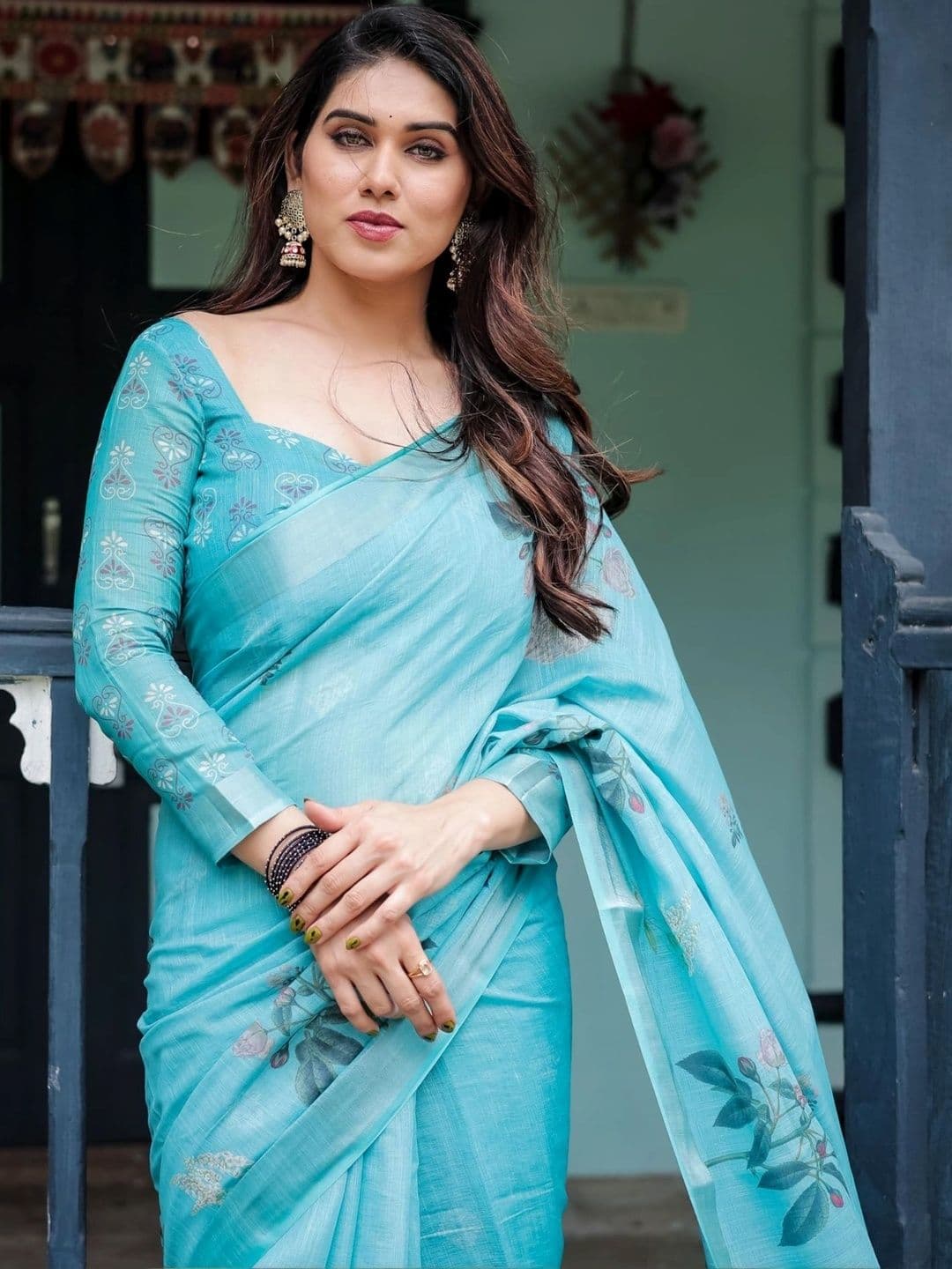 HOUSE OF PRANSHI Floral Linen Blend Jamdani Saree thumbnail 3