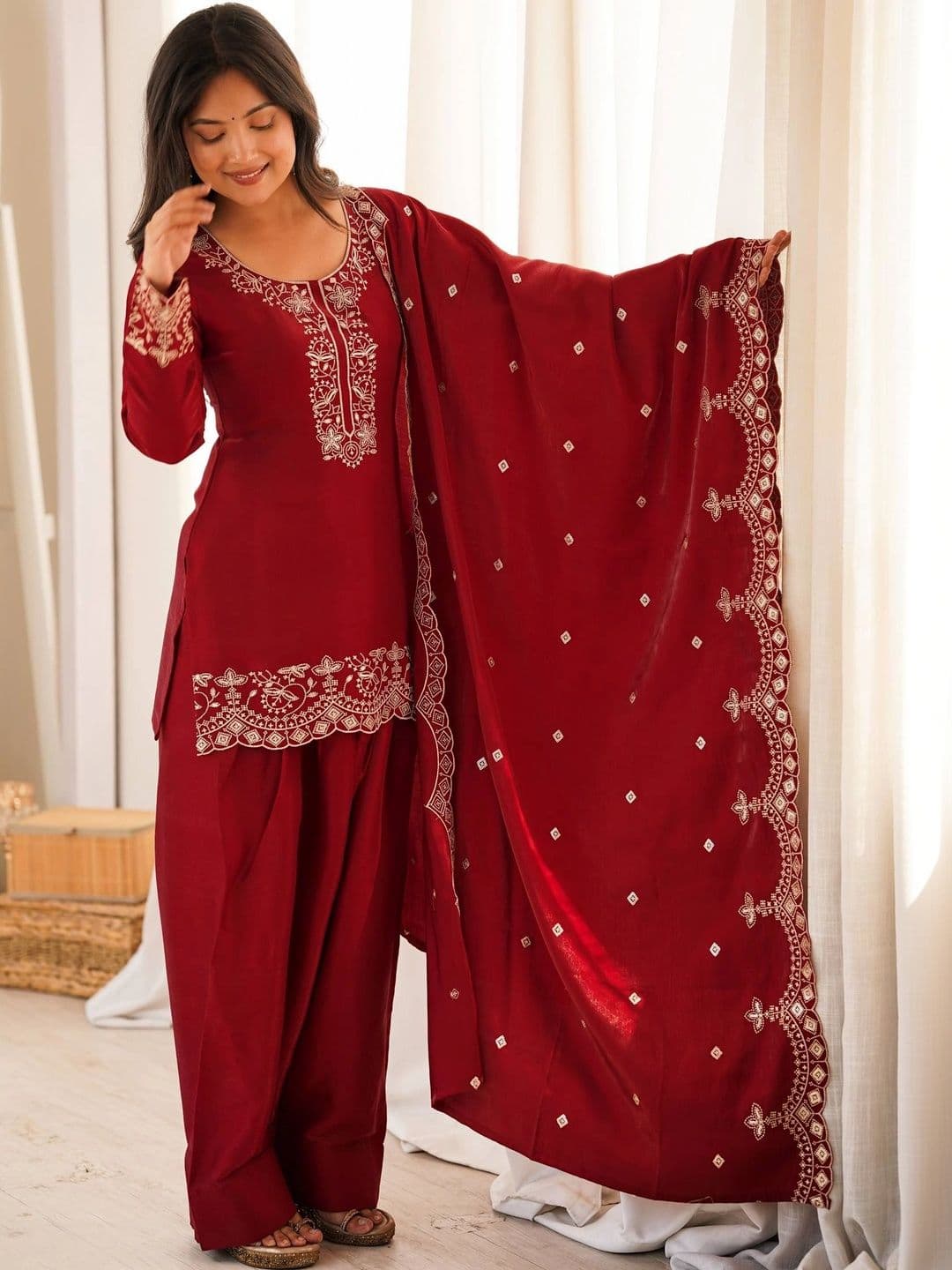 VASTRABELLA Women Ethnic Motifs Embroidered Regular Thread Work Kurta with Patiala & With Dupatta thumbnail 7