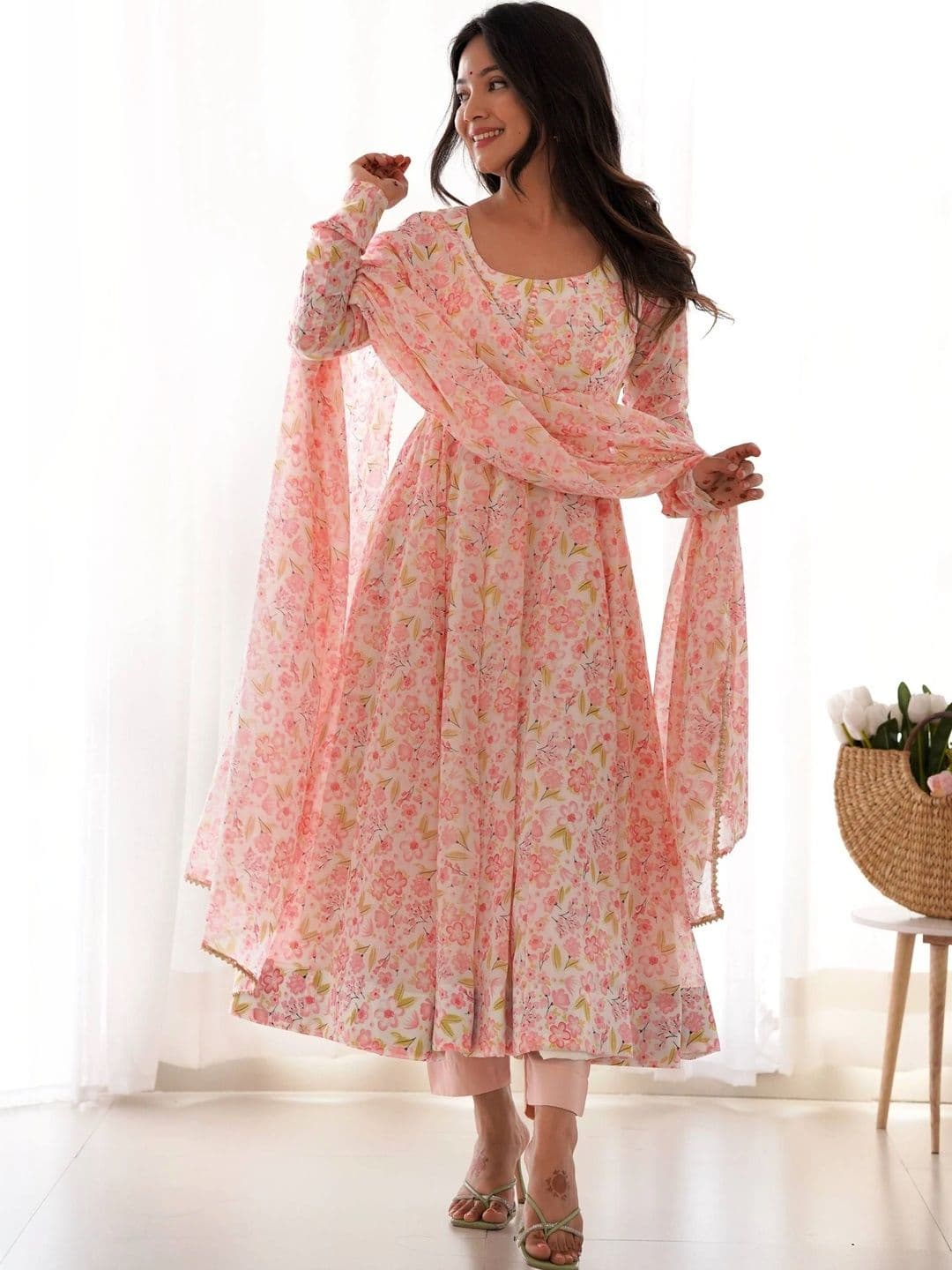 VASTRABELLA Women Floral Printed Regular Kurta with Trousers & With Dupatta thumbnail 2