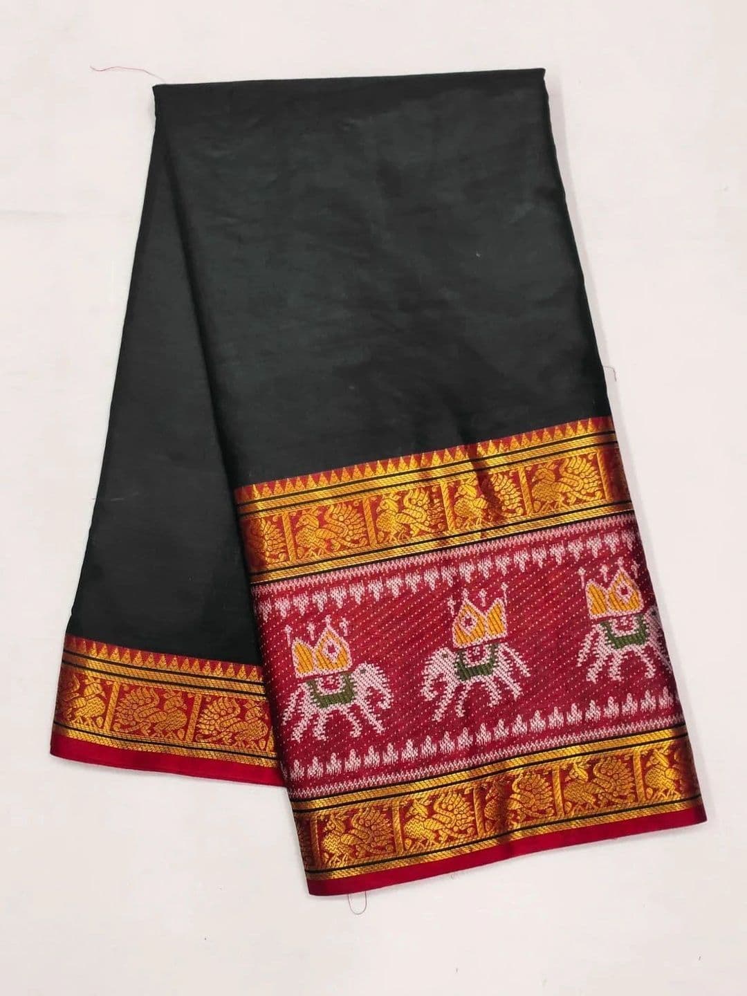 Owee Zari Silk Cotton Designer Narayan Peth Saree thumbnail 5