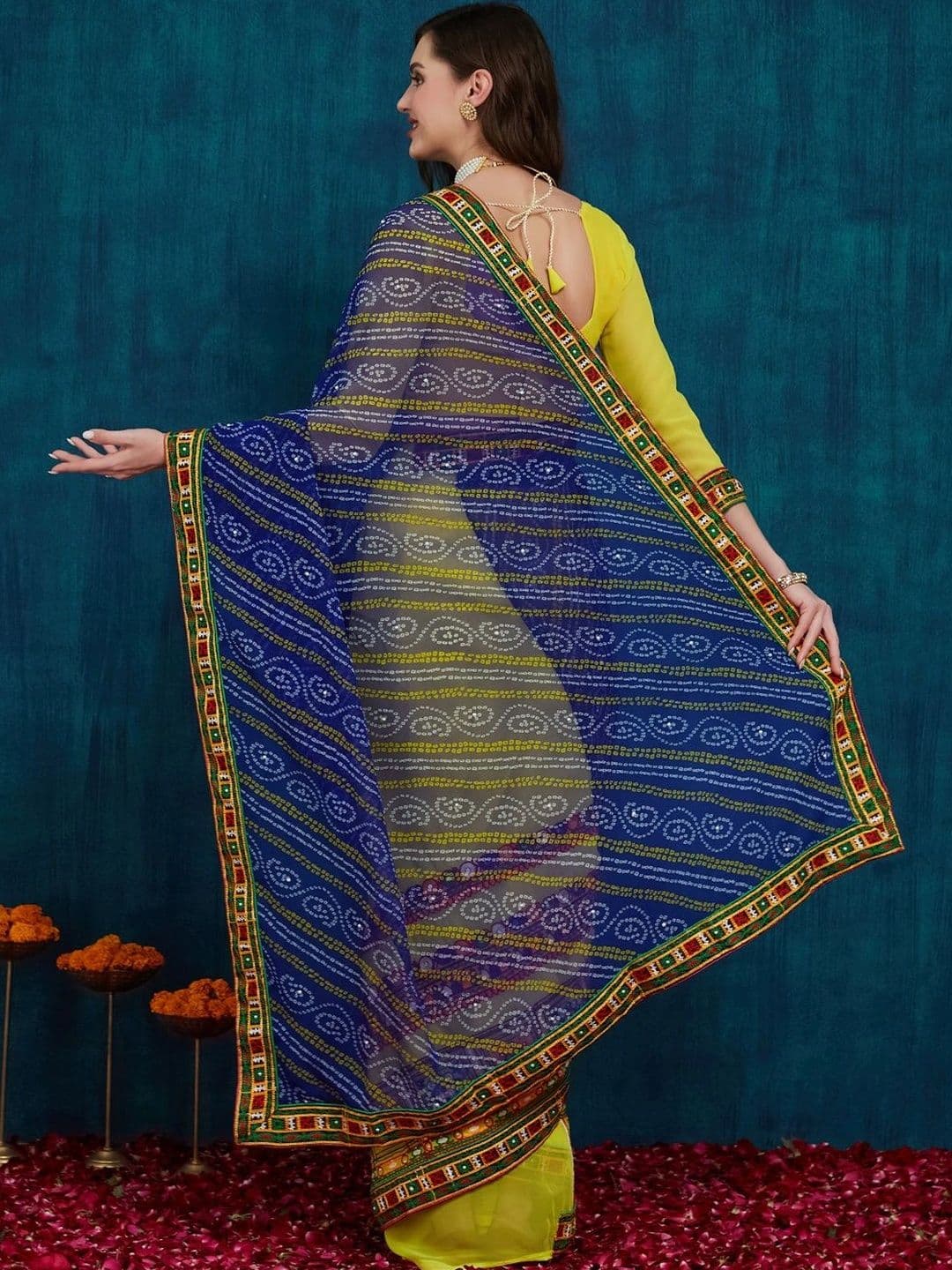 Sangria Bandhani Embroidered Pure Georgette Half and Half Bandhani Saree thumbnail 3