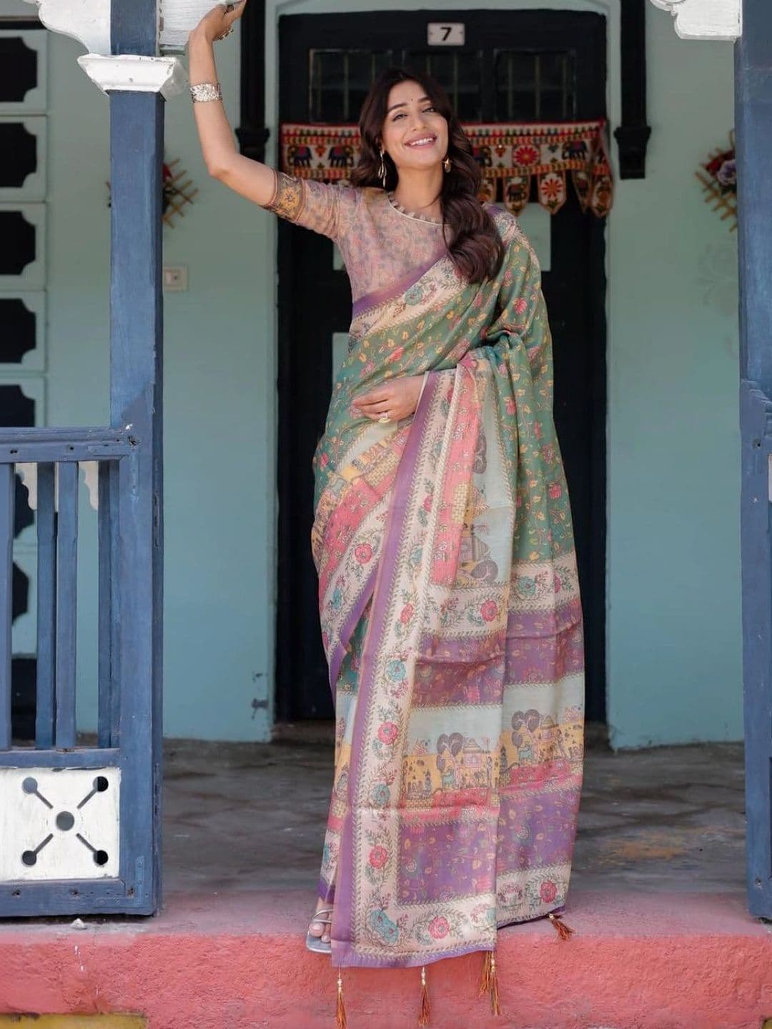 HOUSE OF PRANSHI Paisley Linen Blend Jamdani Saree thumbnail 3