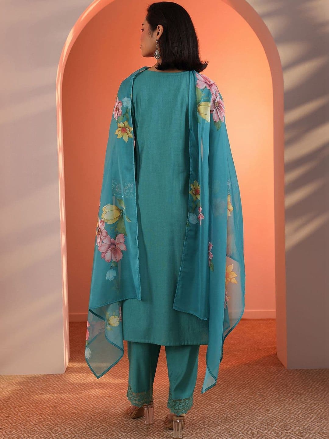 Libas Women Floral Embroidered Regular Kurta with Trousers & With Dupatta thumbnail 5