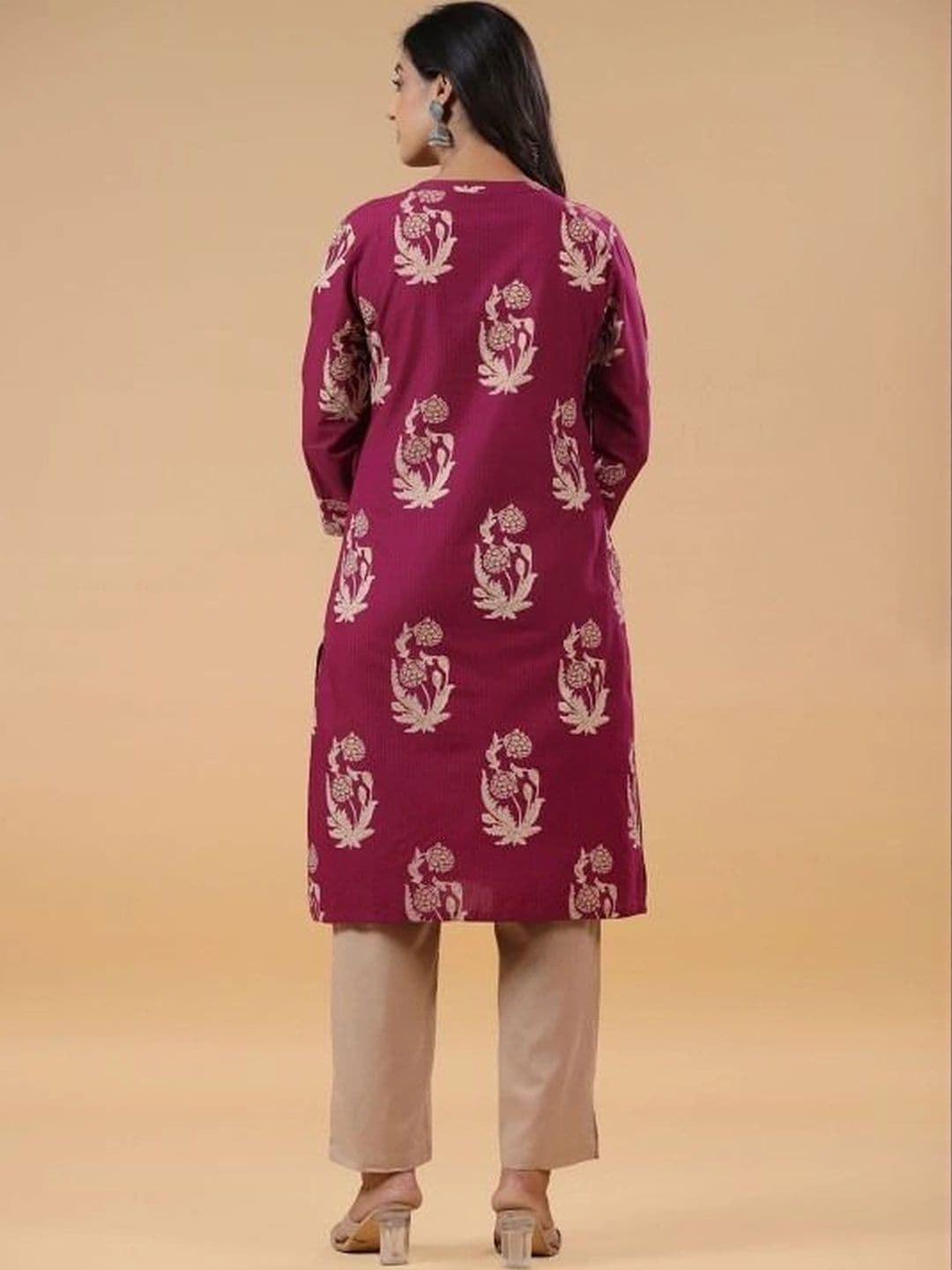 SAVI Women Ethnic Motifs Printed Regular Pure Cotton Kurta with Trousers thumbnail 7